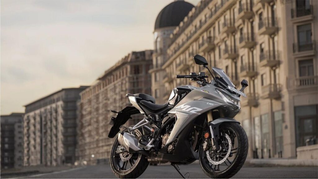 Hero Karizma XMR 210 2025