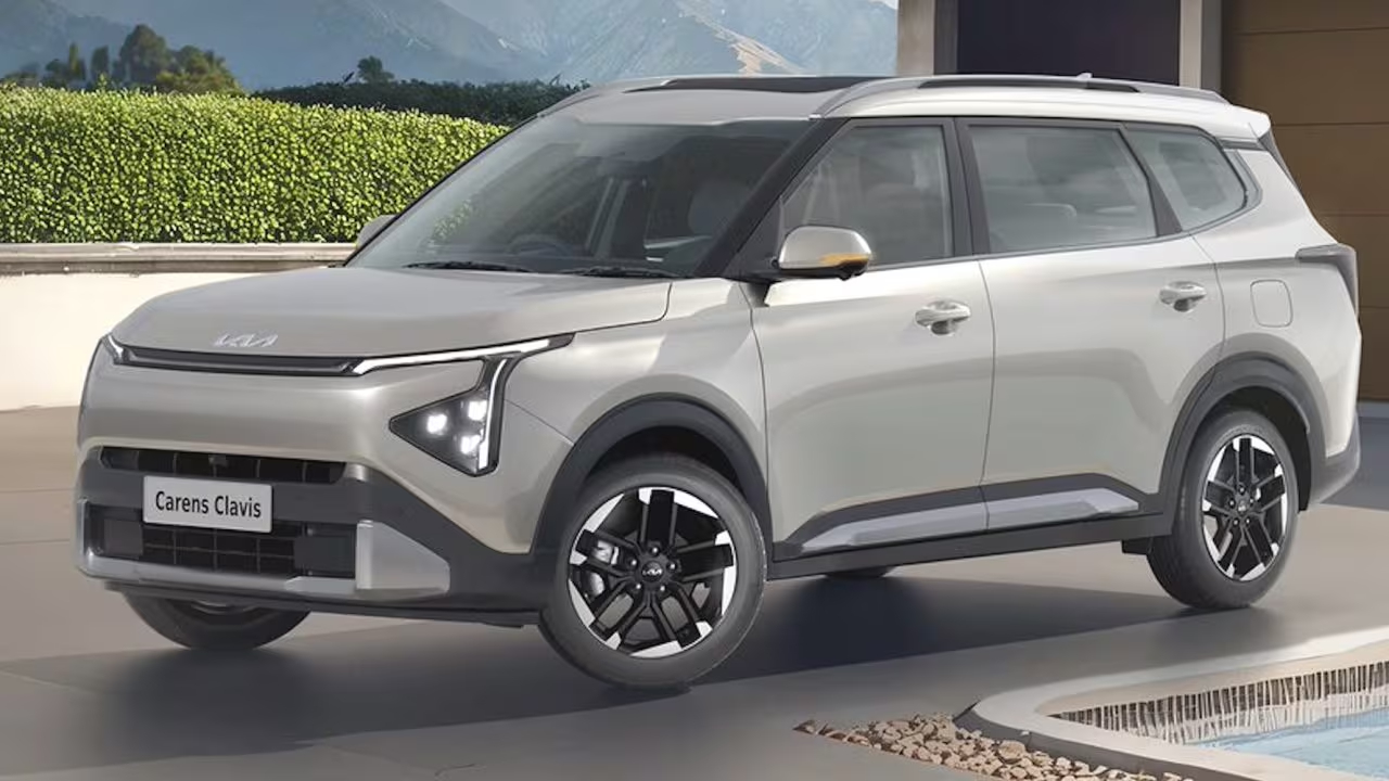 Kia Carens Clavis Unveiled in...