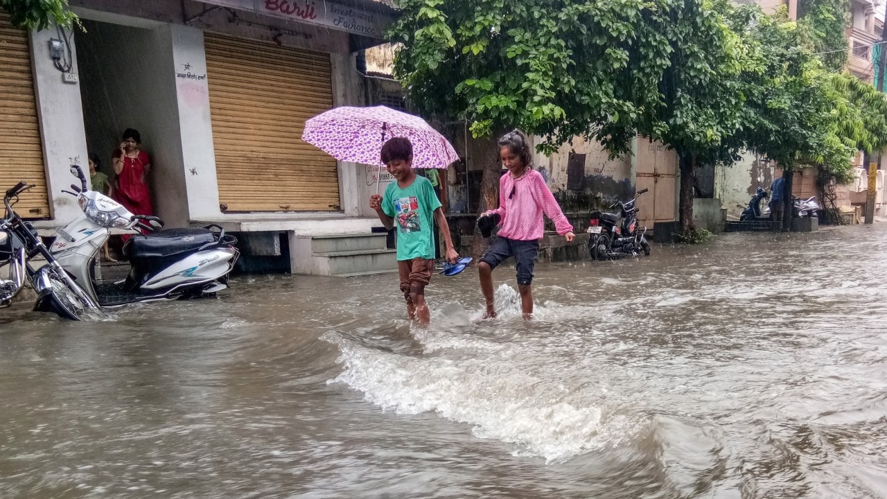 Delhi-NCR Rain Brings Relief, Red Alert in Rajasthan; Heavy Showers Forecast Across North India