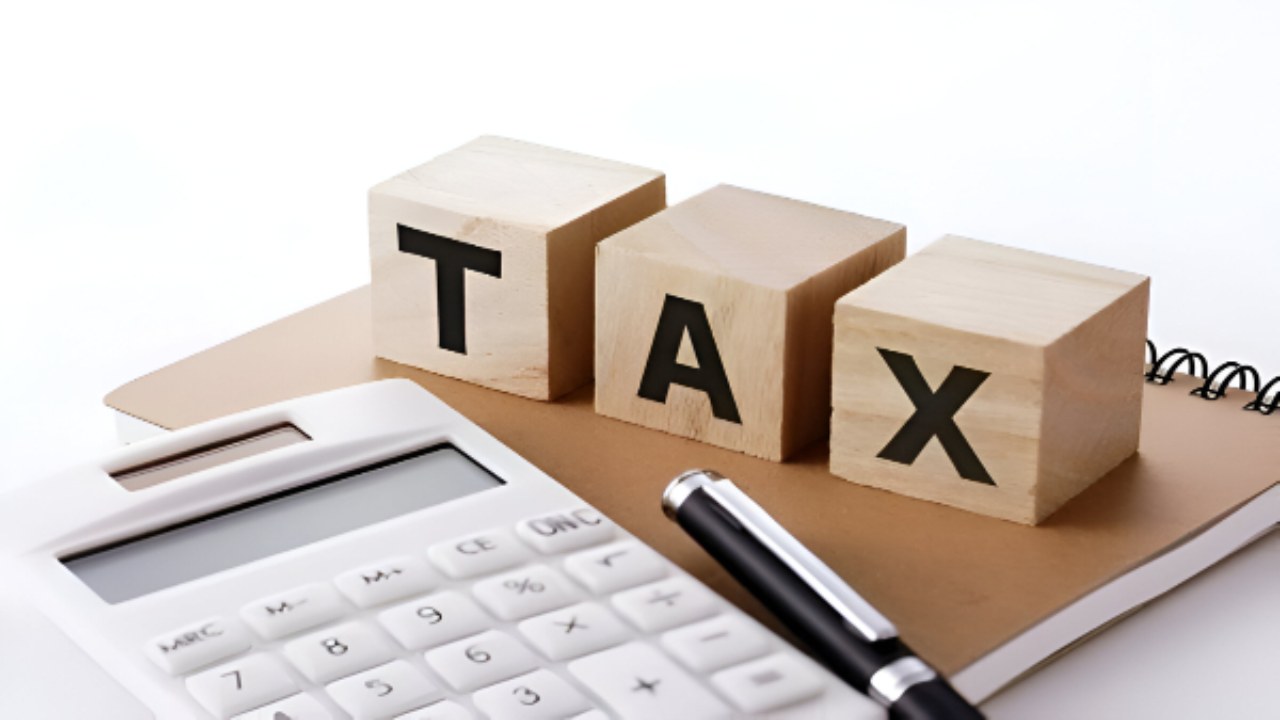 Income Tax Department eye on big bank transactions