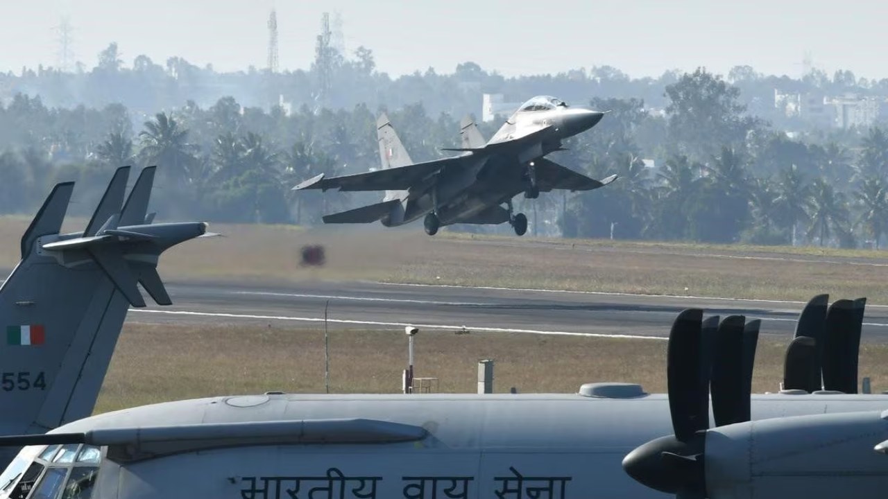 India-Pakistan Airspace Dispute: India Extends Ban on Pakistani Aircraft, Issues NOTAM