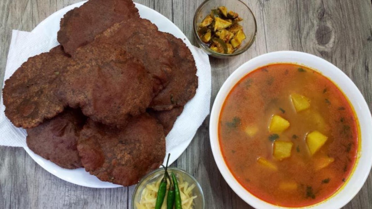 Navratri health warning: Hundreds of people in Delhi fell ill after consuming Kuttu Atta during the Navratri fast.