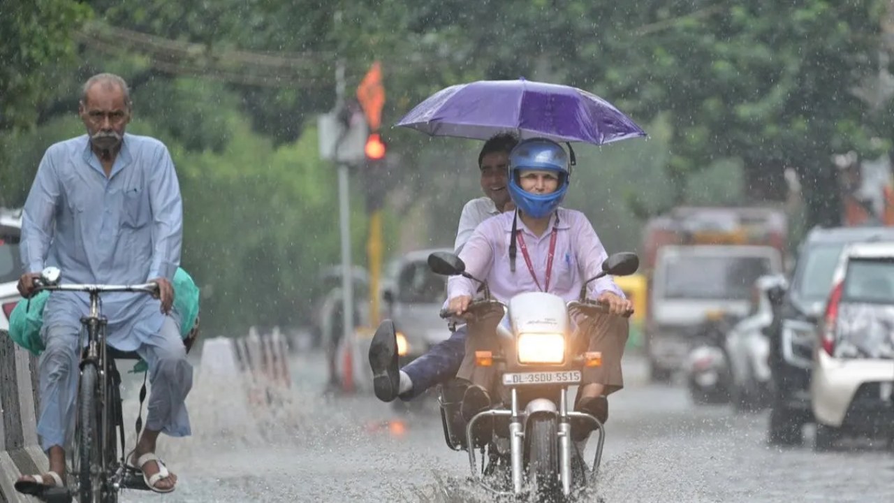 Today Weather Update: Rain alert from North India to South, weather conditions likely to change in Delhi-NCR