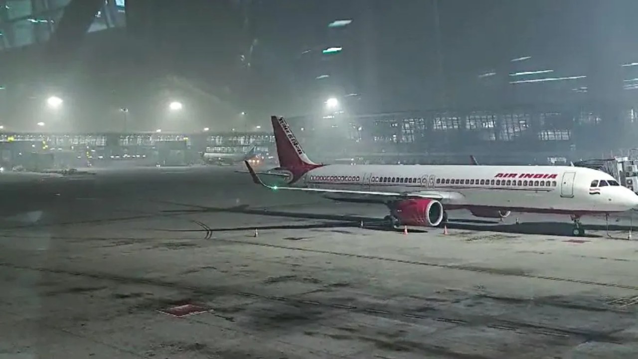 Delhi-NCR Weather Update: Heavy Rain Cools City, 100 Flights Delayed, 15 Diverted