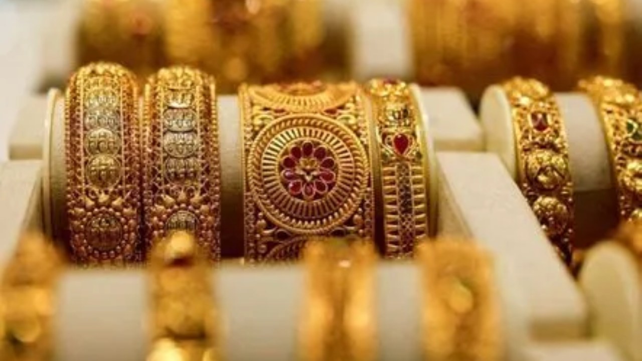 Gold Hits Record High Before Dhanteras: 158% Surge Raises Profit and Risk Questions